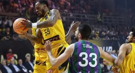 克里斯·范弗里特火箭队续约5000万两年合同